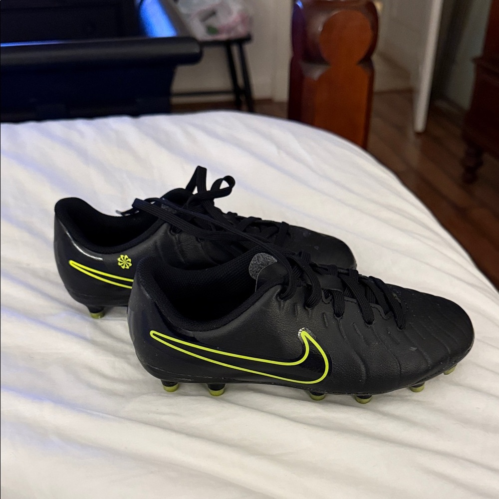 Nike Black and Yellow Athletic Soccer Cleats